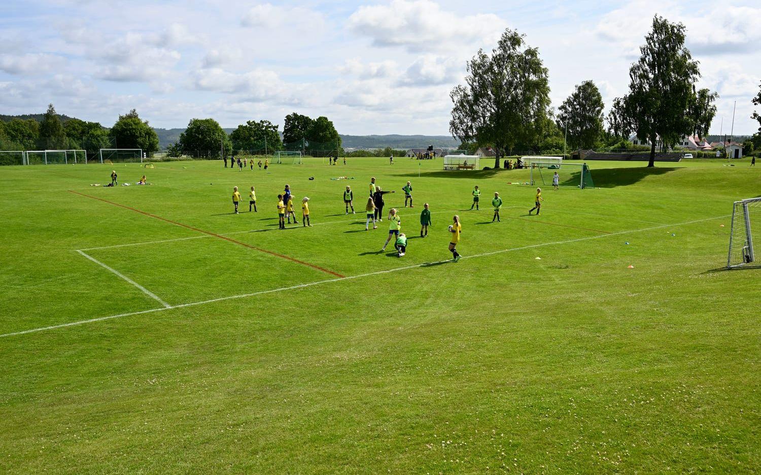 Spela fotboll i Horred var inget för Jonas Strandberg.