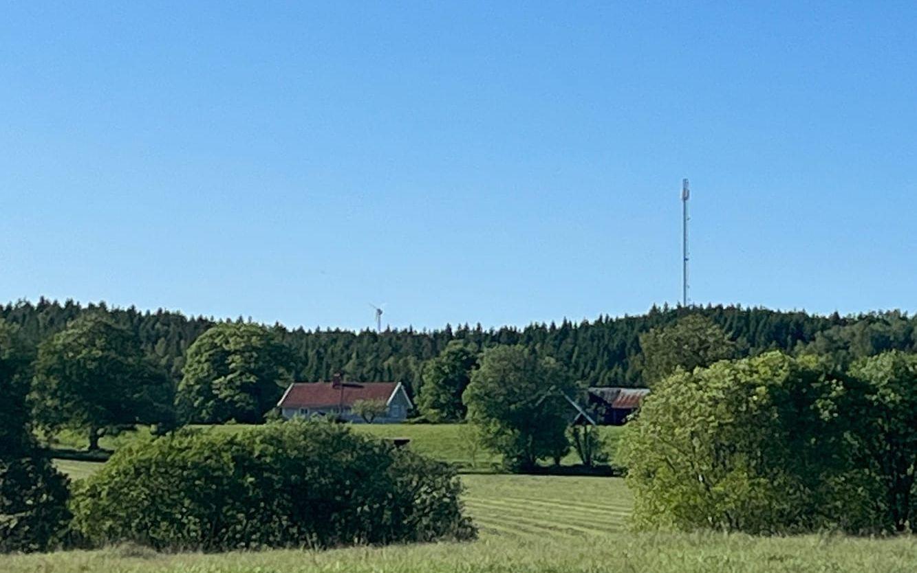 Utanför Hyssna finns ett av få vindkraftverk i kommunen.