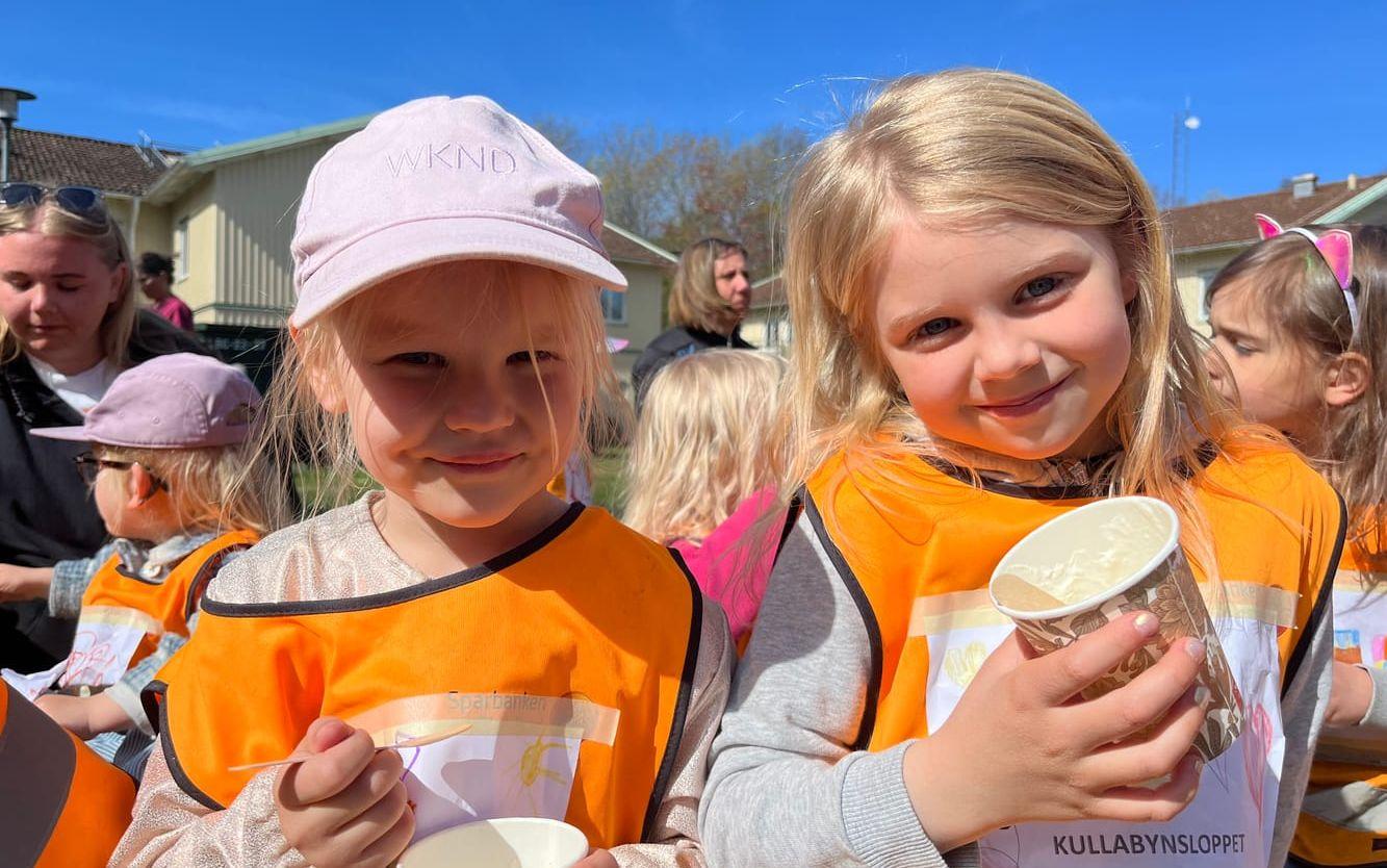 Astrid Bjarneteg, 5, och Ester Berg, 5, tyckte också att det satt fint efter loppet. 
